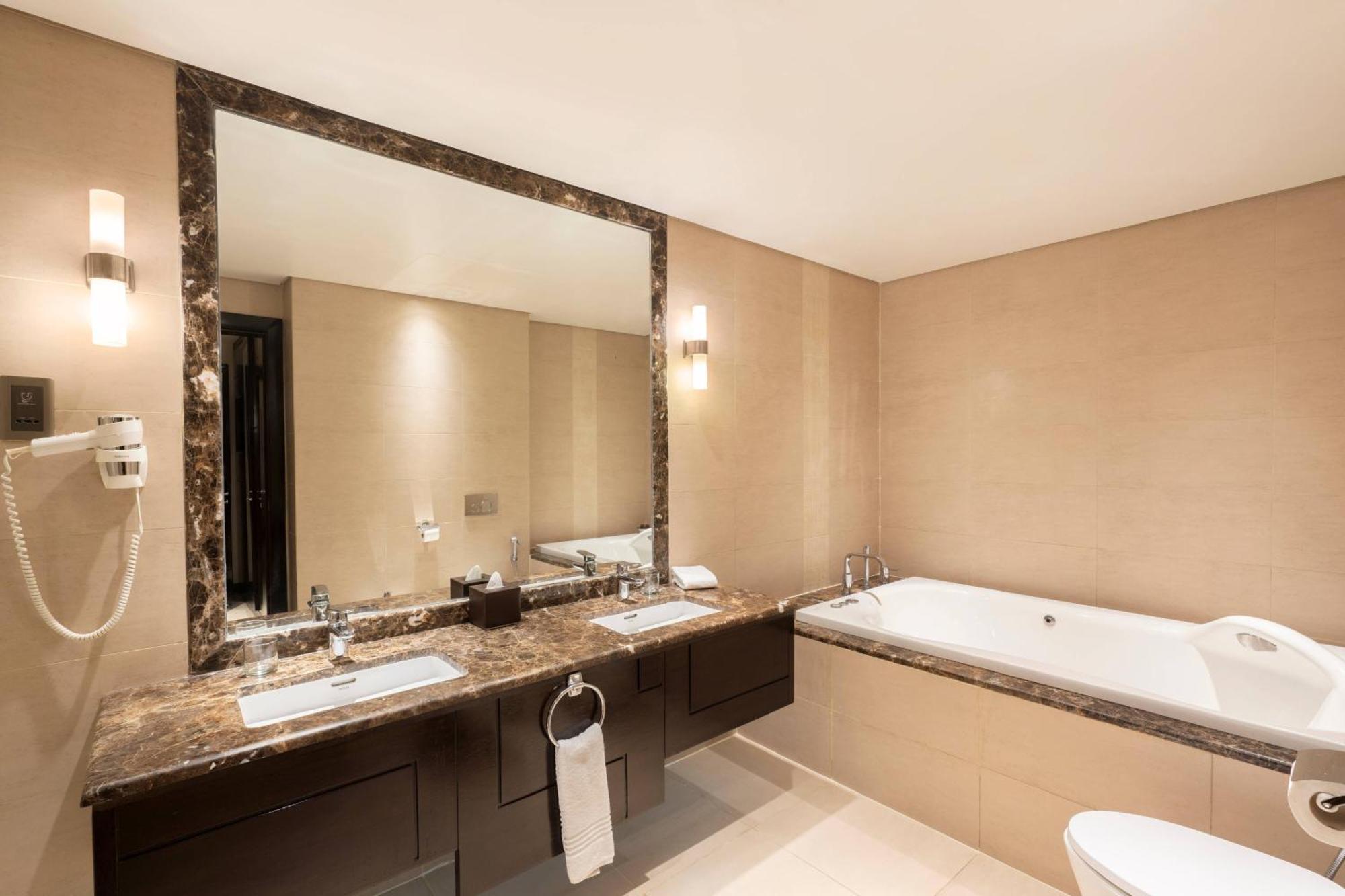 Courtyard By Marriott Jazan Hotel Bagian luar foto