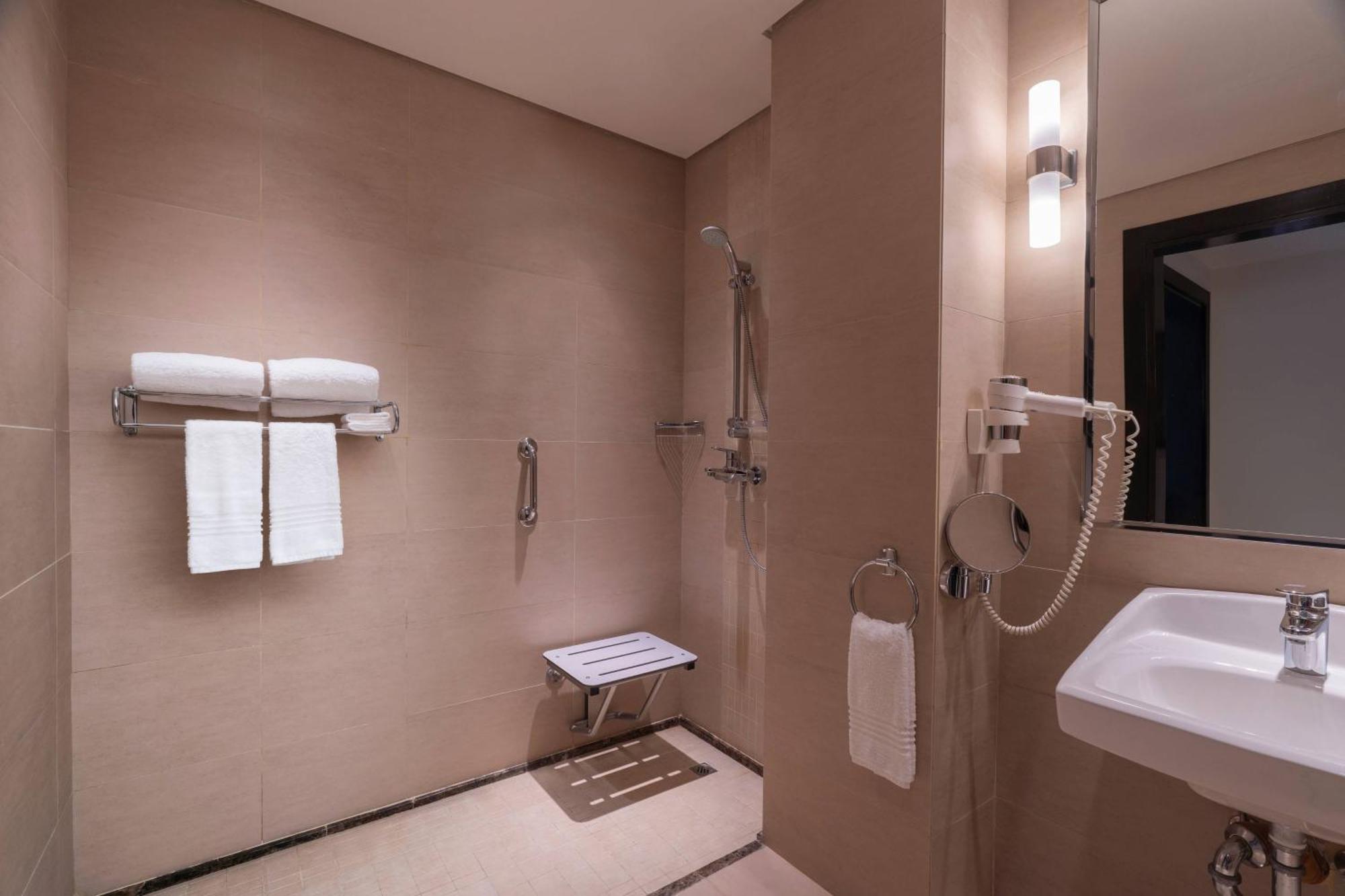 Courtyard By Marriott Jazan Hotel Bagian luar foto